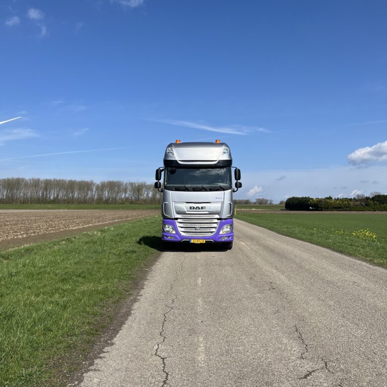 DAF  XF530 6x4 with only 7000KM ! - Image 5