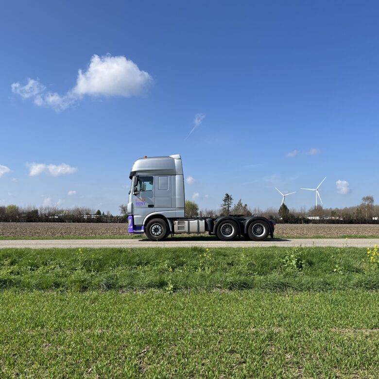 DAF  XF530 6x4 with only 11.000KM ! - Image 2