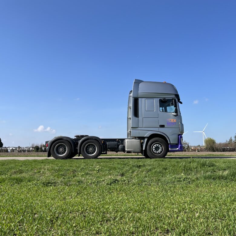 DAF  XF530 6x4 with only 11.000KM ! - Image 1