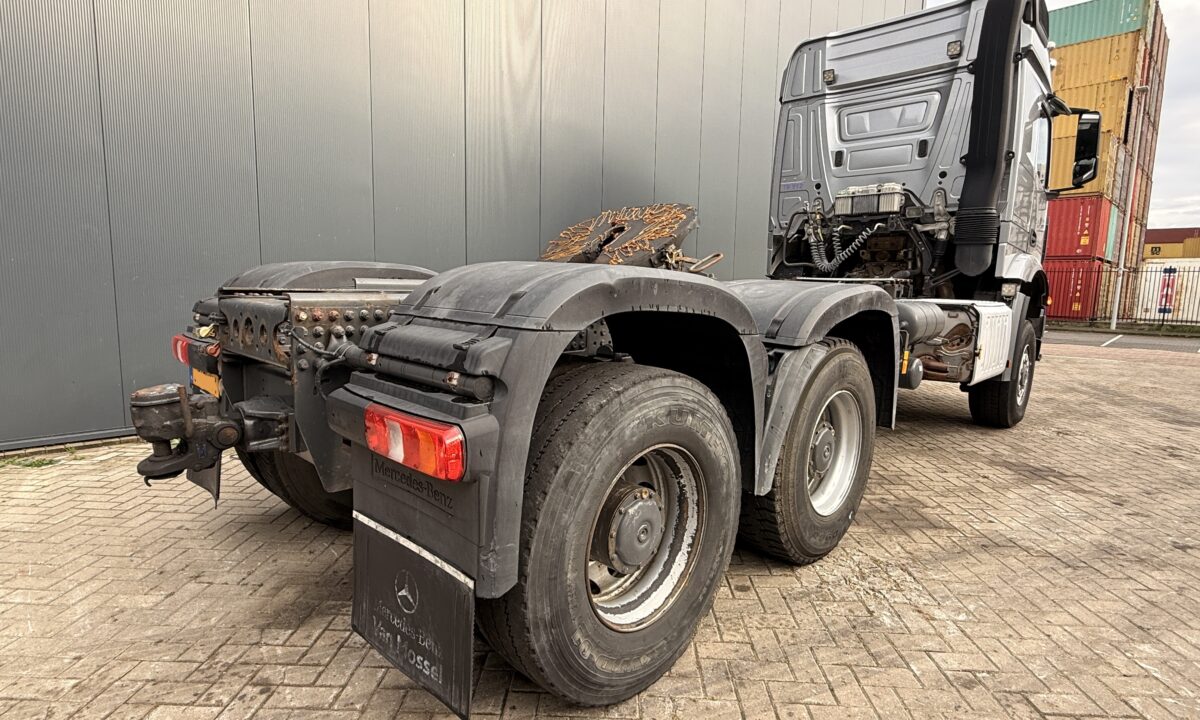 Mercedes Arocs 3352 180t 6x6 - Image 4