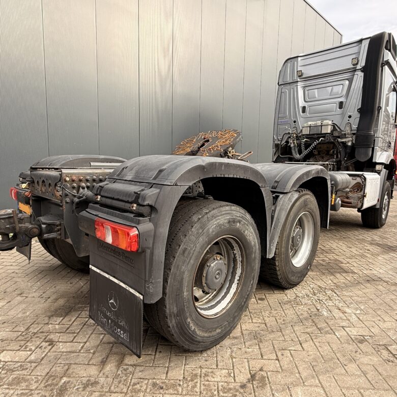 Mercedes Arocs 3352 180t 6x6 - Image 4