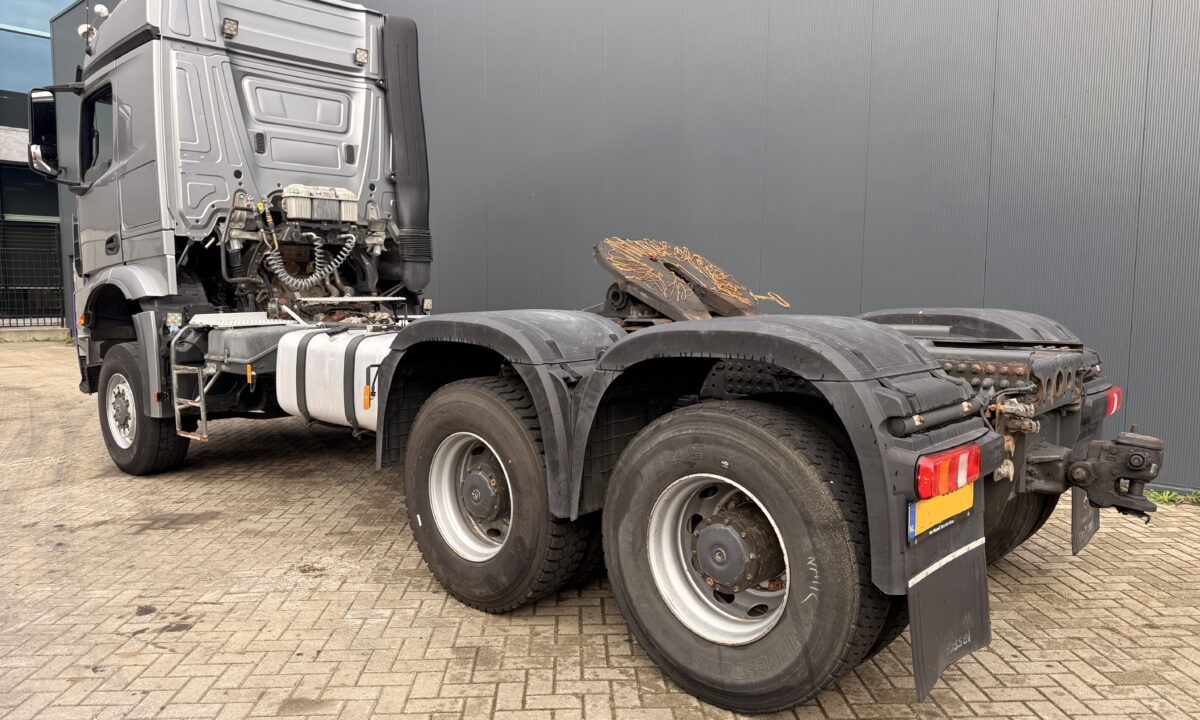 Mercedes Arocs 3352 180t 6x6 - Image 5