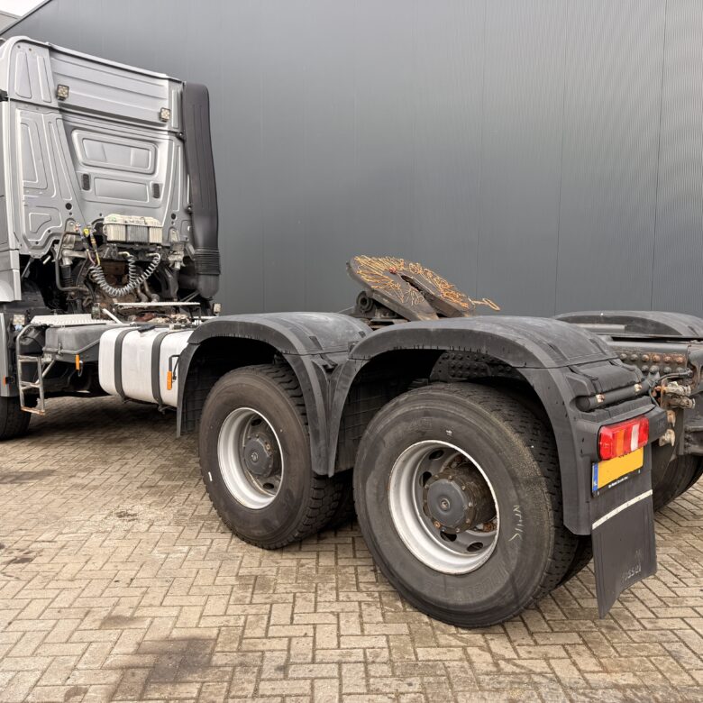 Mercedes Arocs 3352 180t 6x6 - Image 5