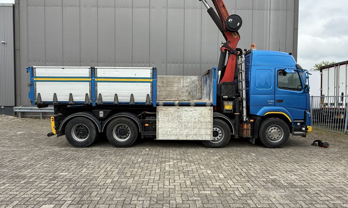 Volvo FMX540 8X4 3-side cable-system/tipper with Palfinger PK34000-SH E - Image 11
