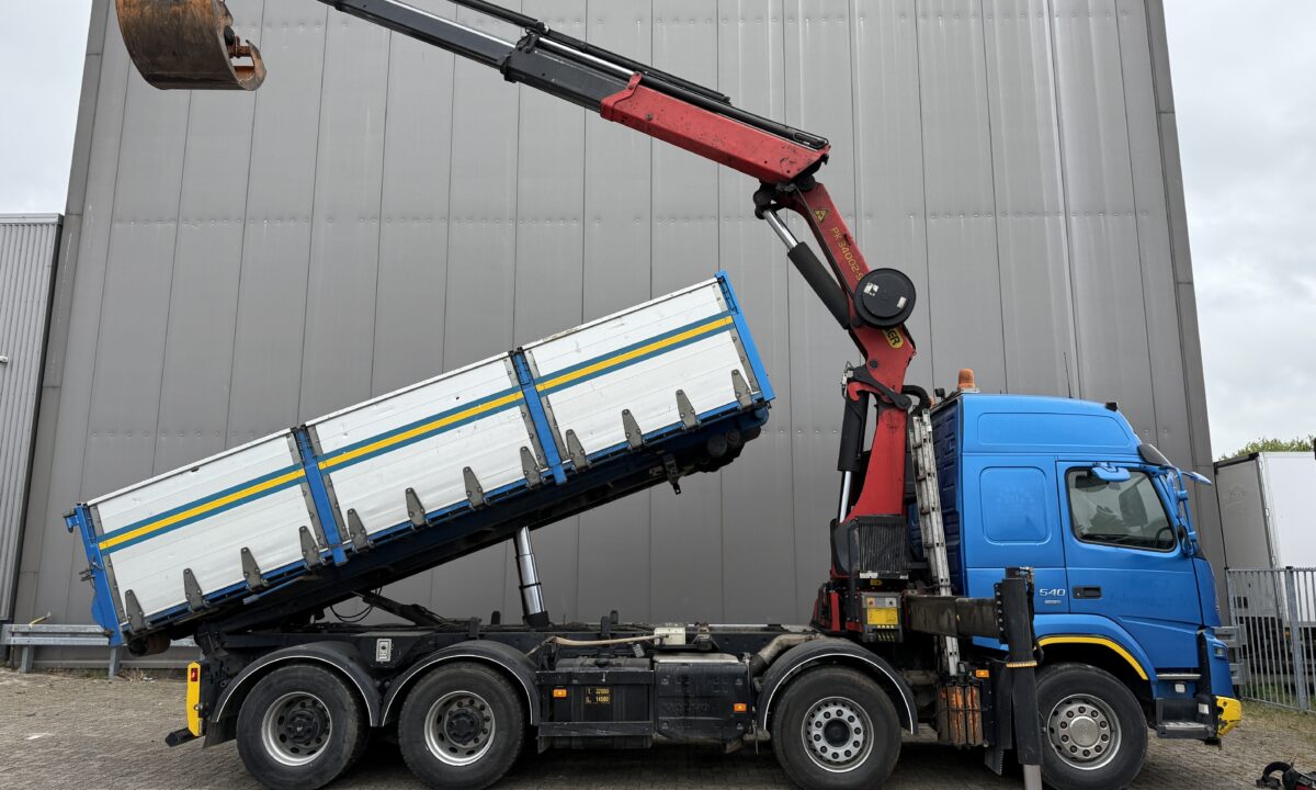 Volvo FMX540 8X4 3-side cable-system/tipper with Palfinger PK34000-SH E - Image 1