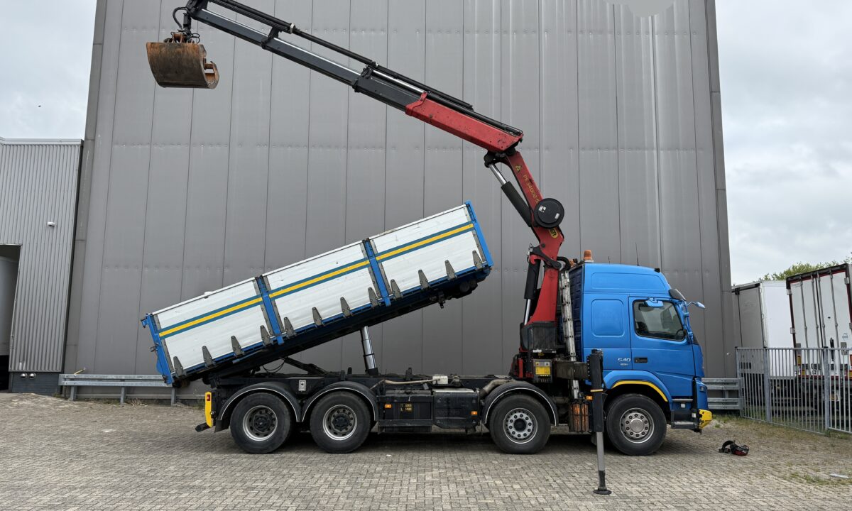 Volvo FMX540 8X4 3-side cable-system/tipper with Palfinger PK34000-SH E - Image 4