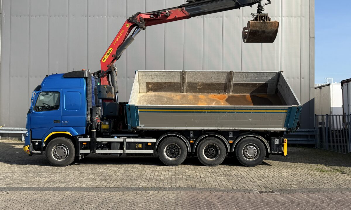 Volvo FMX540 8X4 3-side tipper with Palfinger PK34000-SH E - Image 11
