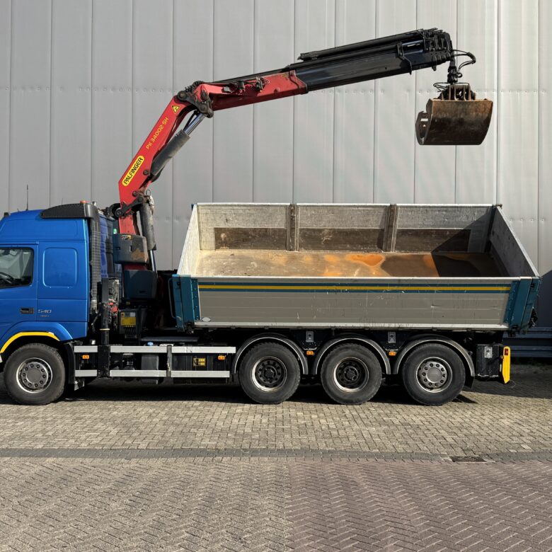 Volvo FMX540 8X4 3-side tipper with Palfinger PK34000-SH E - Image 11
