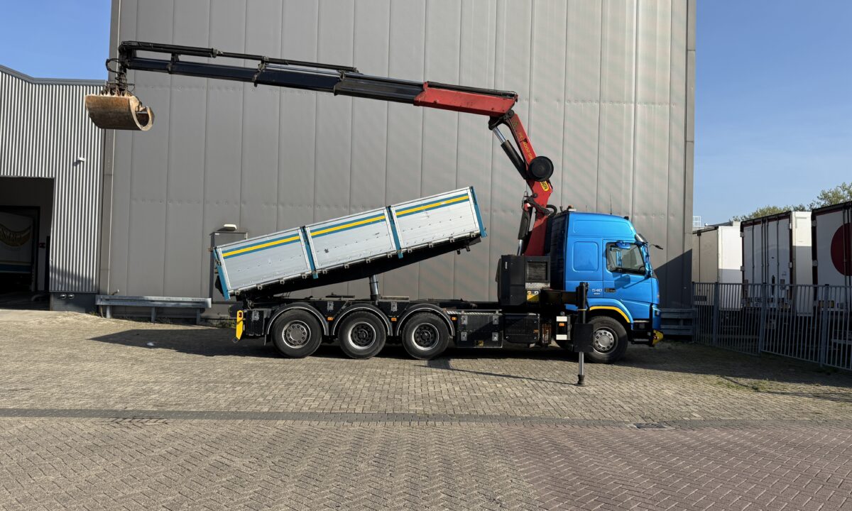Volvo FMX540 8X4 3-side tipper with Palfinger PK34000-SH E - Image 1