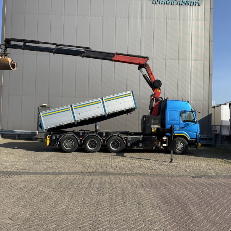 Volvo FMX540 8X4 3-side tipper with Palfinger PK34000-SH E - Image 1