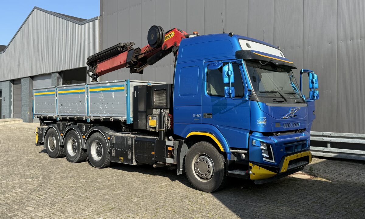 Volvo FMX540 8X4 3-side tipper with Palfinger PK34000-SH E - Image 7