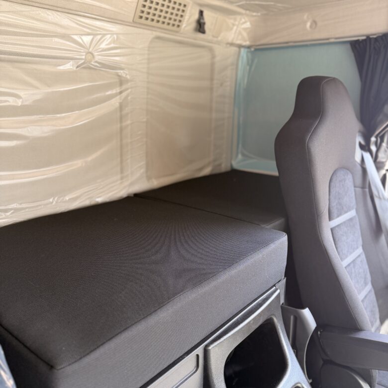 Iveco New and Unused Iveco T-Way 470 - 6x6 - Euro 3 - Image 9