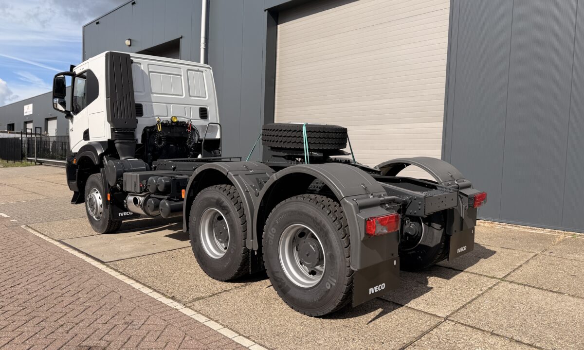 Iveco New and Unused Iveco T-Way 470 - 6x6 - Euro 3 - Image 2