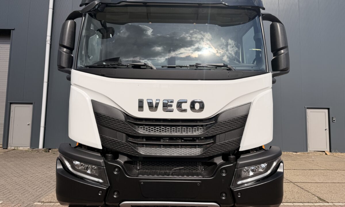 Iveco New and Unused Iveco T-Way 470 - 6x6 - Euro 3 - Image 13