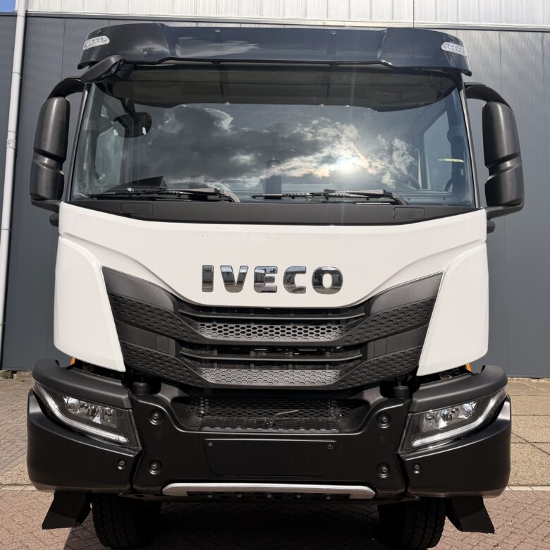 Iveco New and Unused Iveco T-Way 470 - 6x6 - Euro 3 - Image 13