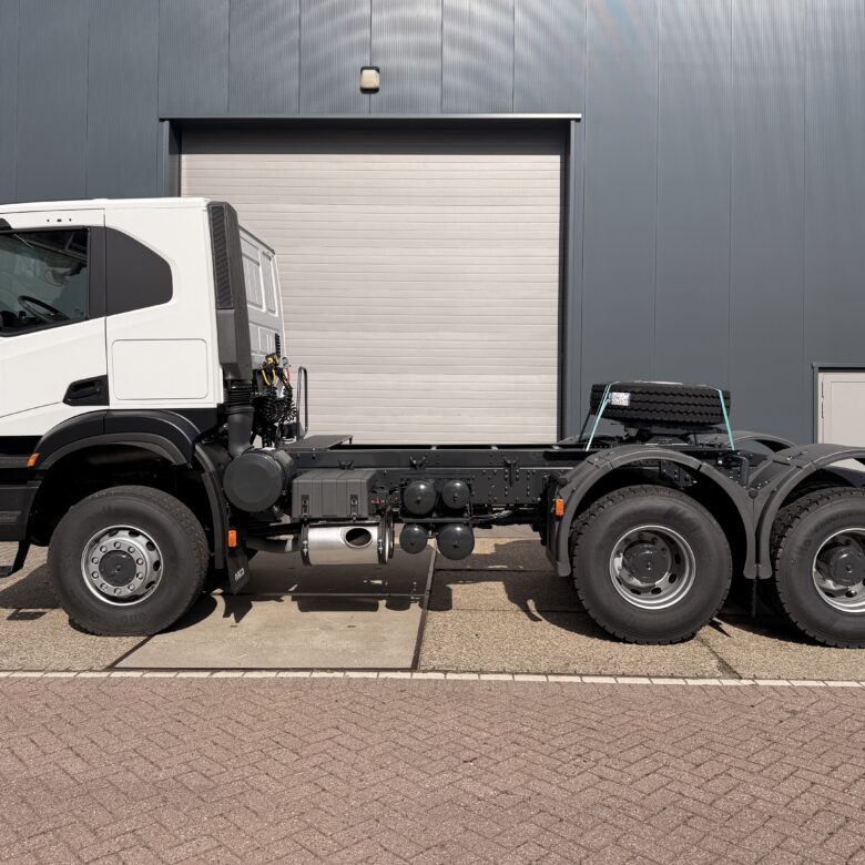 Iveco New and Unused Iveco T-Way 470 - 6x6 - Euro 3 - Image 1