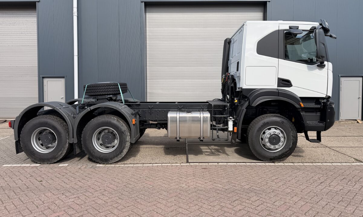 Iveco New and Unused Iveco T-Way 470 - 6x6 - Euro 3 - Image 3