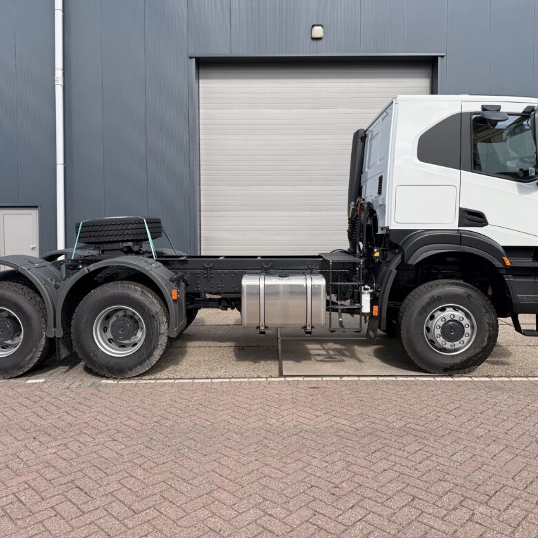 Iveco New and Unused Iveco T-Way 470 - 6x6 - Euro 3 - Image 3
