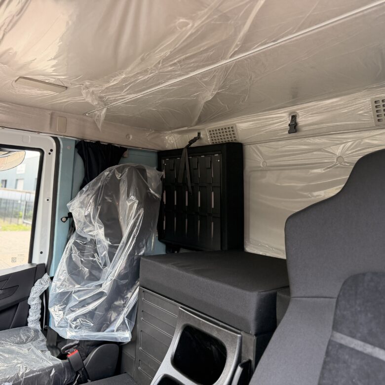 Iveco New and Unused Iveco T-Way 470 - 6x6 - Euro 3 - Image 7
