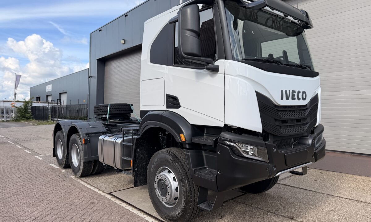 Iveco New and Unused Iveco T-Way 470 - 6x6 - Euro 3 - Image 4
