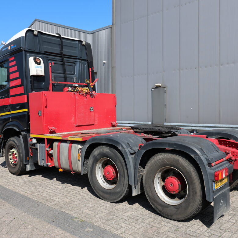 Mercedes Arocs 3358 S 6x4 - 180t Heavy transport - Image 3