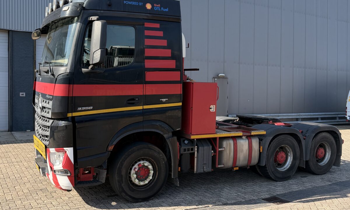 Mercedes Arocs 3358 S 6x4 - 180t - Image 2