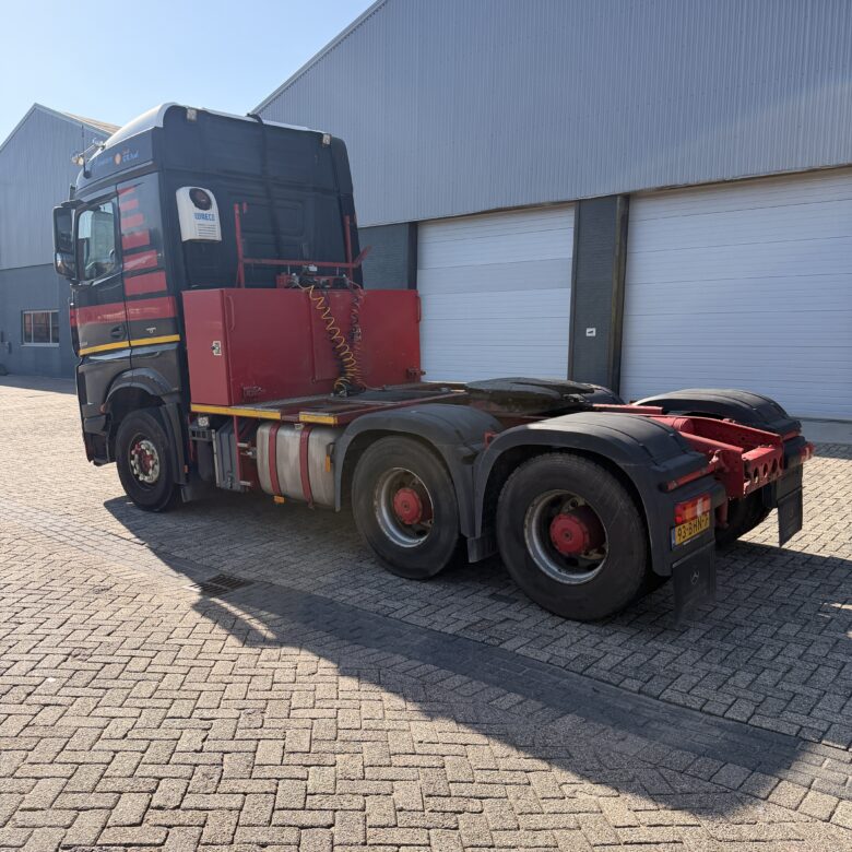 Mercedes Arocs 3358 S 6x4 - 180t - Image 3