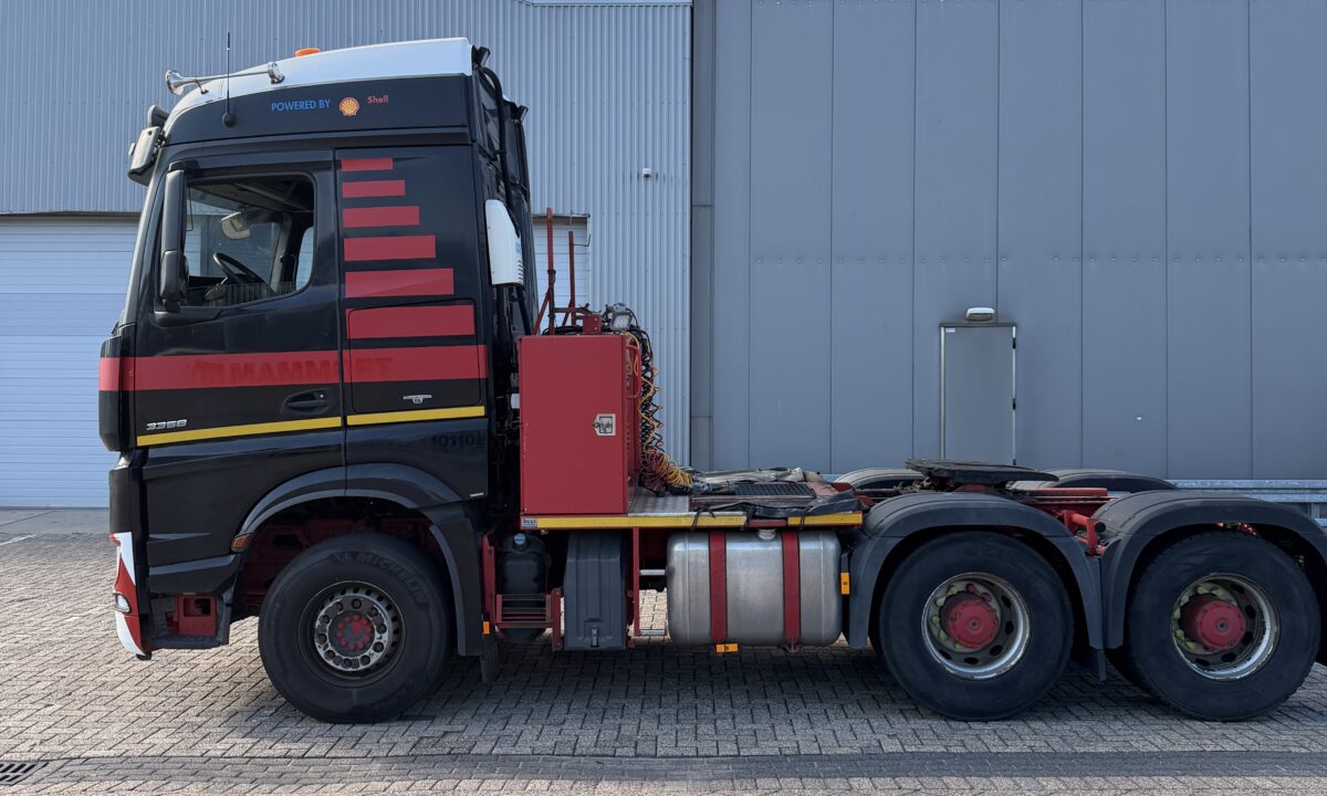 Mercedes Arocs 3358 S 6x4 - 180t - Image 1
