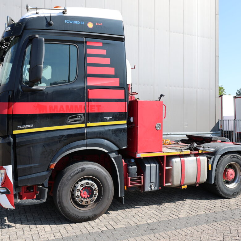 Mercedes Arocs 3358 S 6x4 - 180t Heavy transport - Image 3