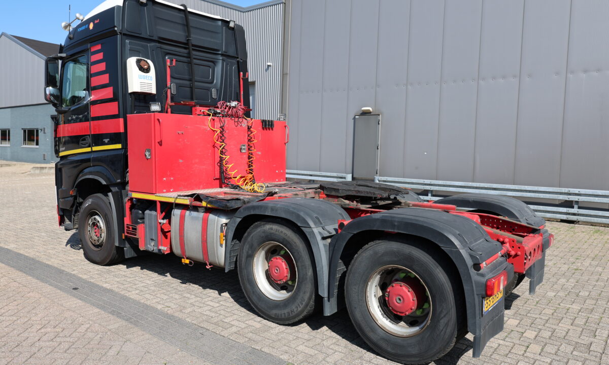 Mercedes Arocs 3358 S 6x4 - 180t Heavy transport - Image 2