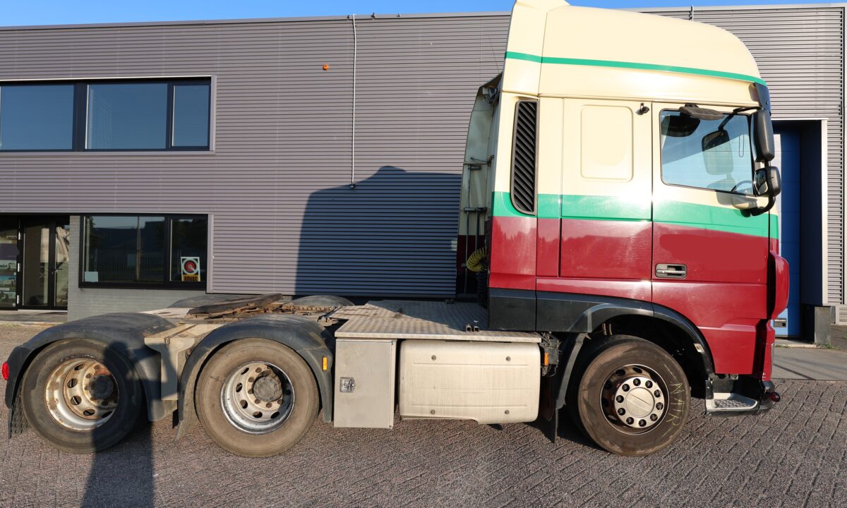 DAF  XF460, 6x2. Manual Gearbox - Image 4