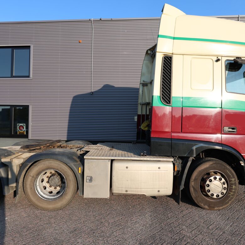 DAF  XF460, 6x2. Manual Gearbox - Image 4