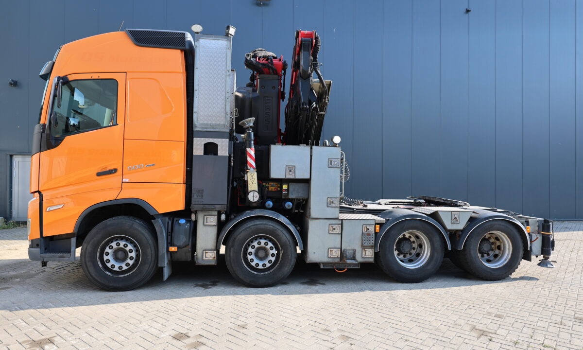 Volvo FH500 8X2 Crane tractor with Fassi 545 with Jib - Image 1