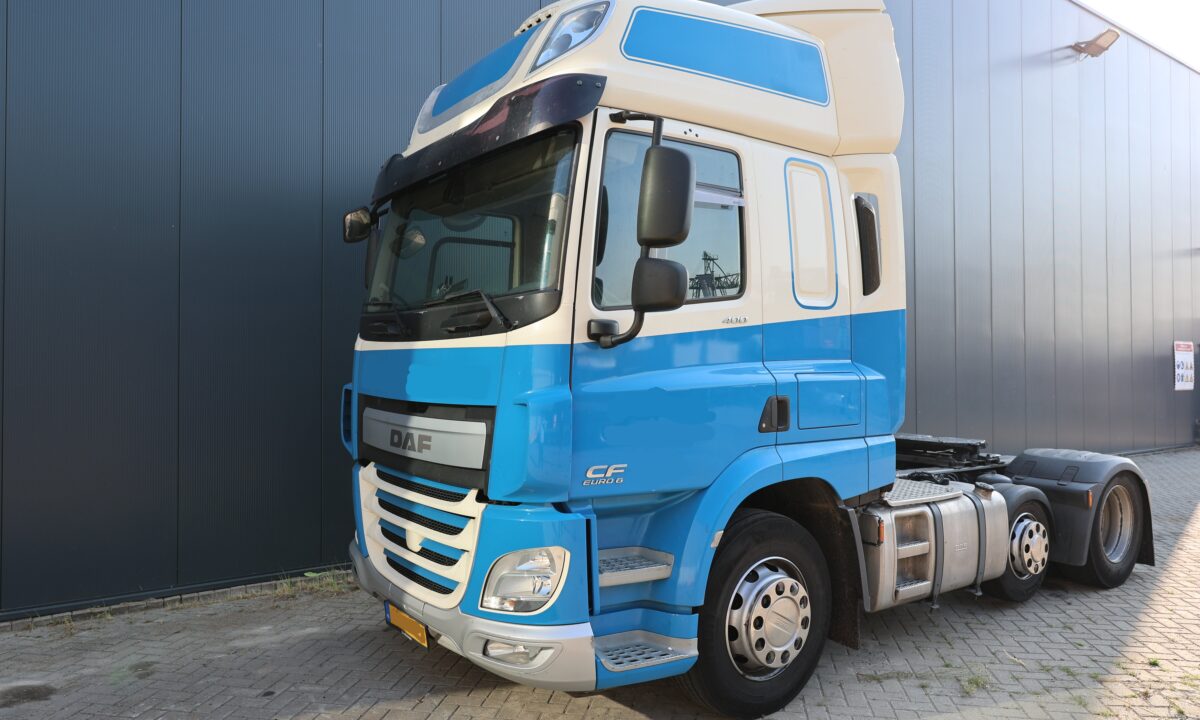 DAF  CF400 6x2 SpaceCab - Image 2